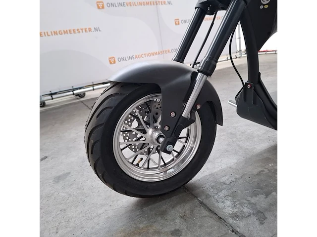 Scooter, mangosteen, m1 - afbeelding 3 van  12