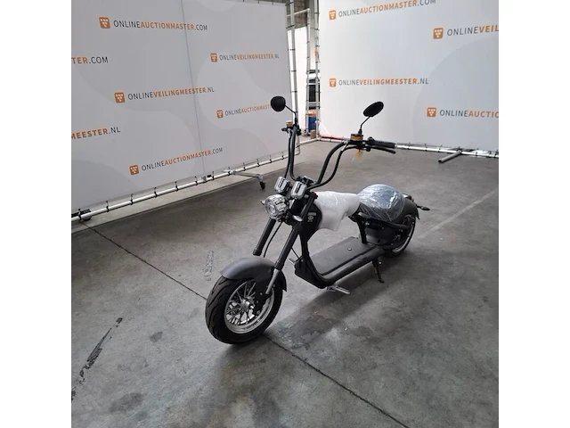 Scooter, mangosteen, m1 - afbeelding 7 van  12