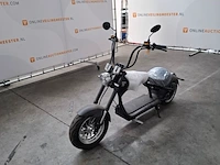 Scooter, mangosteen, m1 - afbeelding 7 van  12