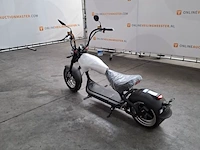 Scooter, mangosteen, m1 - afbeelding 9 van  12