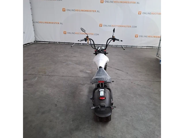 Scooter, mangosteen, m1 - afbeelding 10 van  12