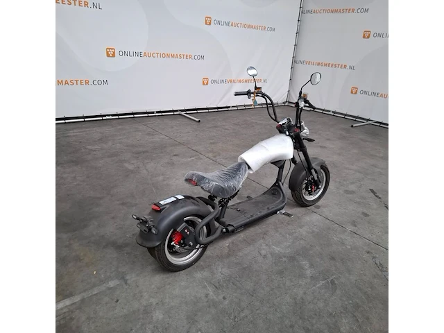 Scooter, mangosteen, m1 - afbeelding 11 van  12