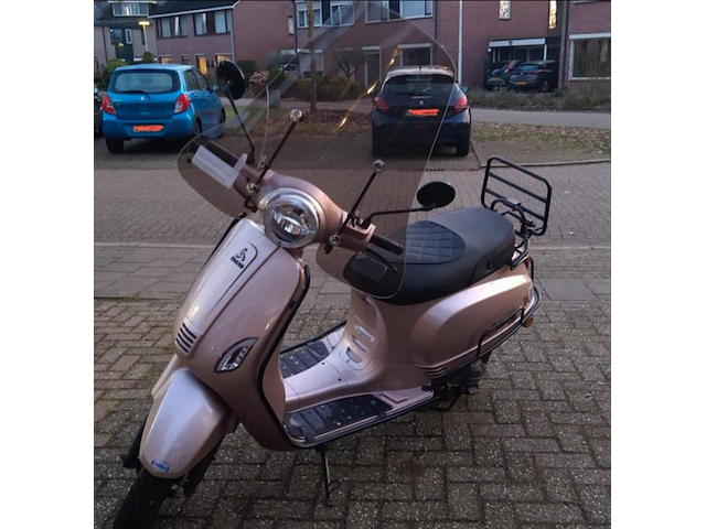 Scooter marengo, v-line exclusive, champagne, bouwjaar 2025 - afbeelding 6 van  9