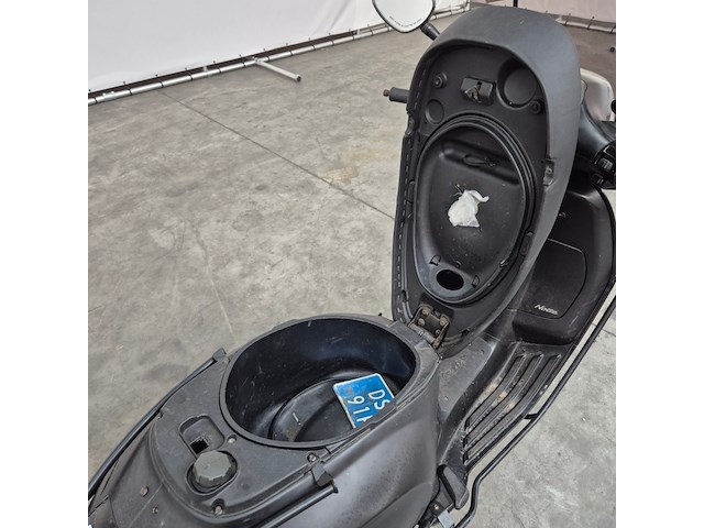 Scooter, piaggio, vespa sprint - afbeelding 11 van  21