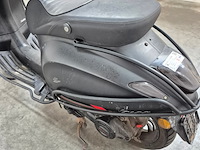Scooter, piaggio, vespa sprint - afbeelding 19 van  21