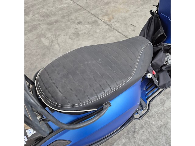 Scooter, piaggio, vespa sprint - afbeelding 11 van  21