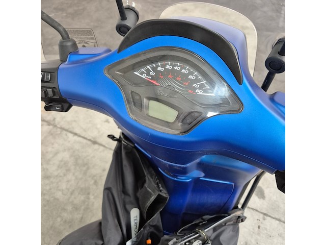 Scooter, piaggio, vespa sprint - afbeelding 14 van  21