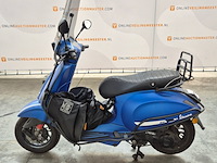 Scooter, piaggio, vespa sprint - afbeelding 16 van  21