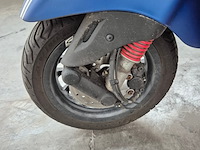 Scooter, piaggio, vespa sprint - afbeelding 20 van  21