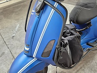 Scooter, piaggio, vespa sprint - afbeelding 21 van  21