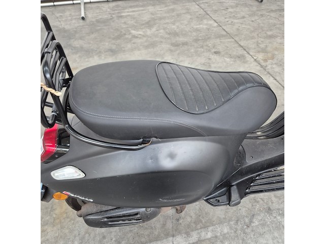 Scooter, piaggio, vespa - afbeelding 13 van  26