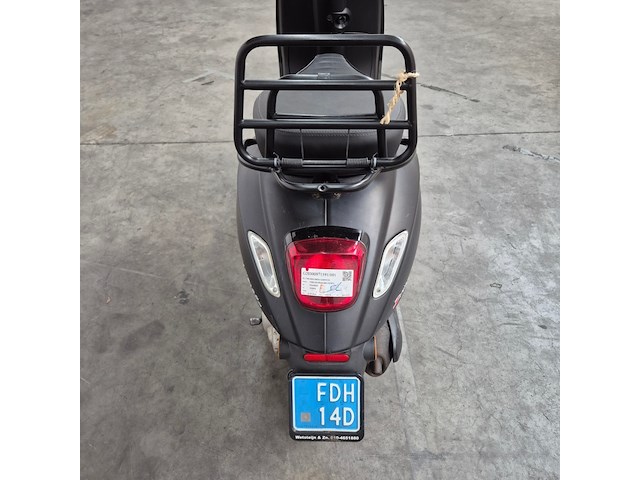 Scooter, piaggio, vespa - afbeelding 15 van  26