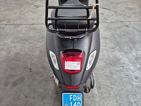 Scooter, piaggio, vespa - afbeelding 15 van  26