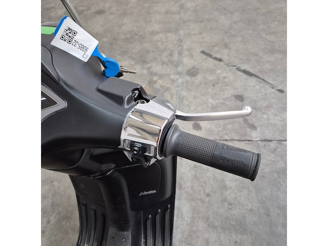 Scooter, piaggio, vespa - afbeelding 20 van  26