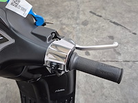 Scooter, piaggio, vespa - afbeelding 20 van  26