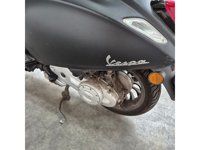 Scooter, piaggio, vespa - afbeelding 22 van  26