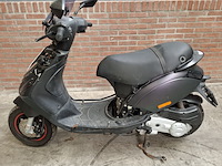 Scooter, piaggio, zip - afbeelding 11 van  37