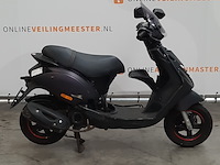 Scooter, piaggio, zip - afbeelding 1 van  37