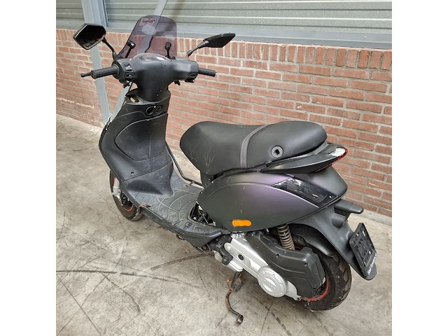 Scooter, piaggio, zip - afbeelding 13 van  37