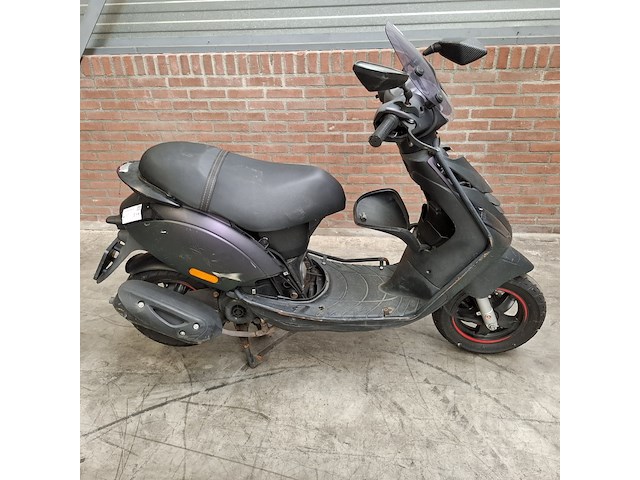 Scooter, piaggio, zip - afbeelding 12 van  37