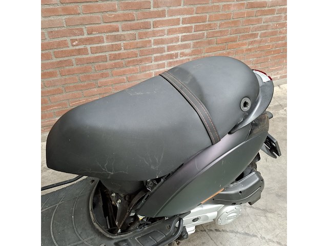 Scooter, piaggio, zip - afbeelding 25 van  37