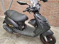 Scooter, piaggio, zip - afbeelding 23 van  37