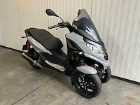 Scooters en motorscooters van vespa, piaggio, sym, yamaha en meer