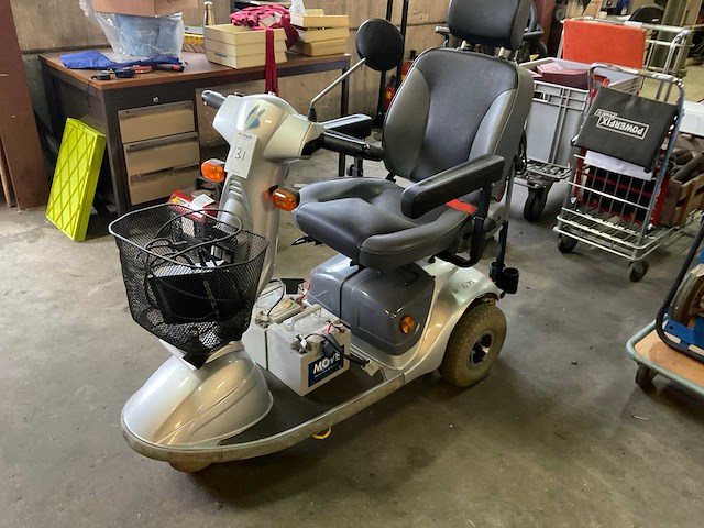 Scootmobiel - afbeelding 1 van  4
