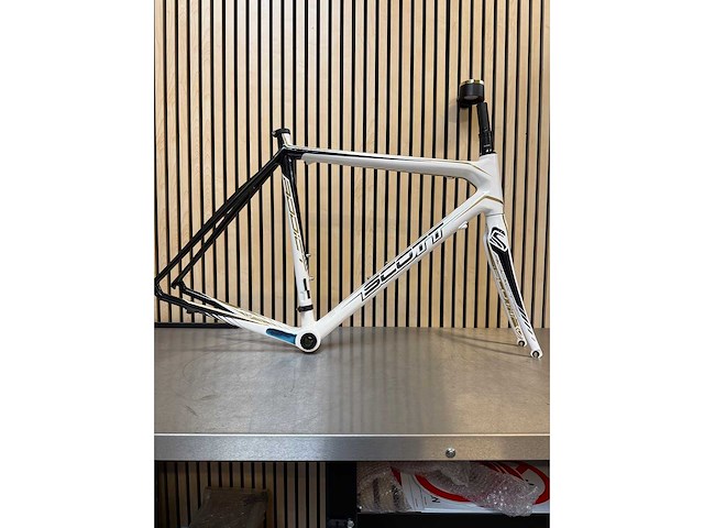 Scott - addict r3 - racefiets frame carbon l 56 cm - afbeelding 1 van  4