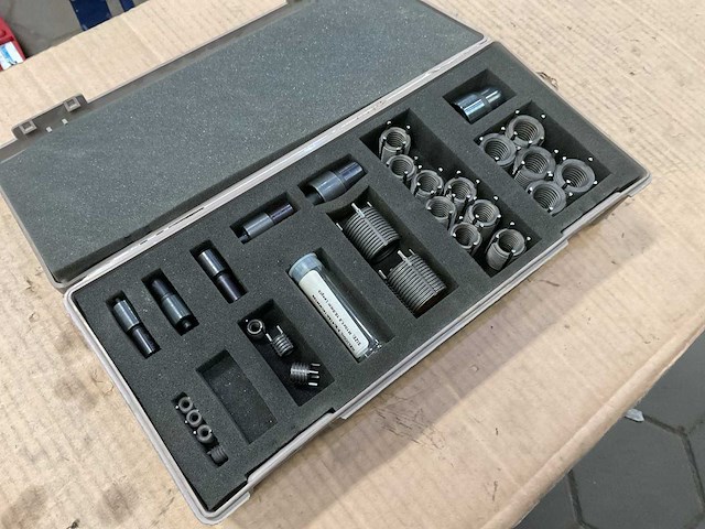 Screw thread insert tool kit - afbeelding 1 van  3