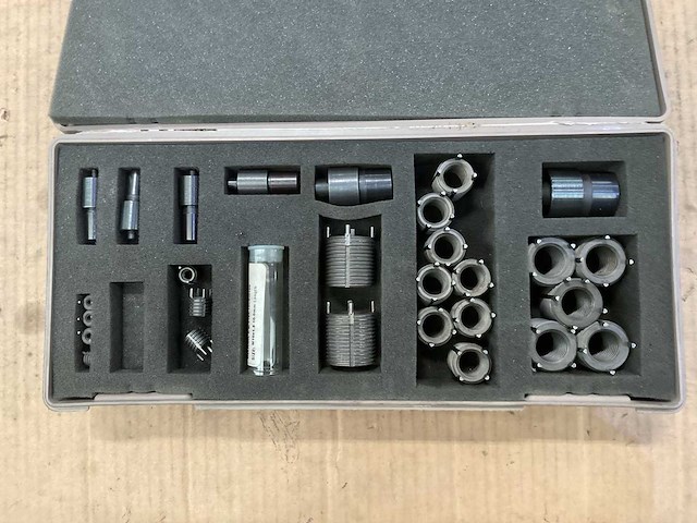 Screw thread insert tool kit - afbeelding 2 van  3