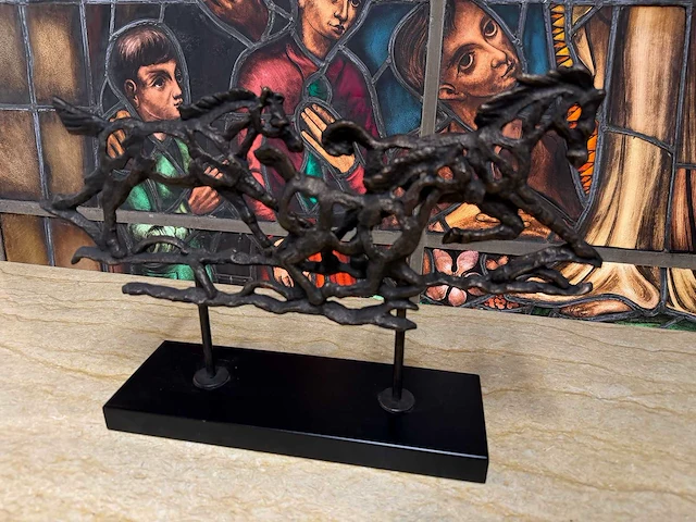 Sculptuur abstract paard - afbeelding 2 van  3