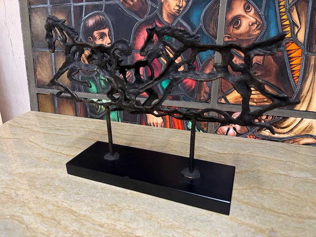 Sculptuur abstract paard - afbeelding 3 van  3