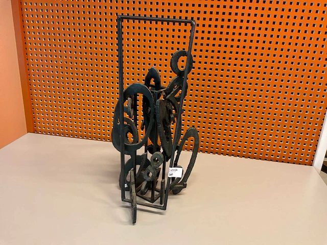 Sculptuur “ben oldenhof” - afbeelding 1 van  5