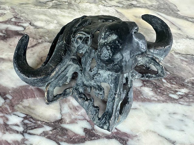 Sculptuur bison - afbeelding 2 van  2