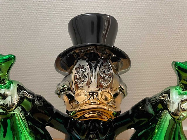 Sculptuur dagobert duck lior24 - afbeelding 4 van  8