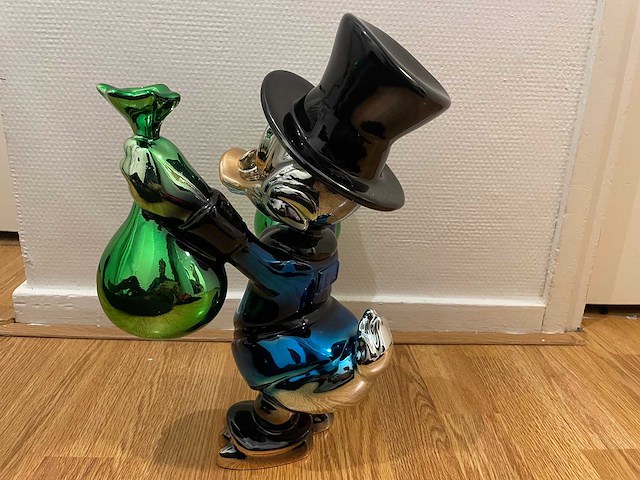 Sculptuur dagobert duck lior24 - afbeelding 7 van  8