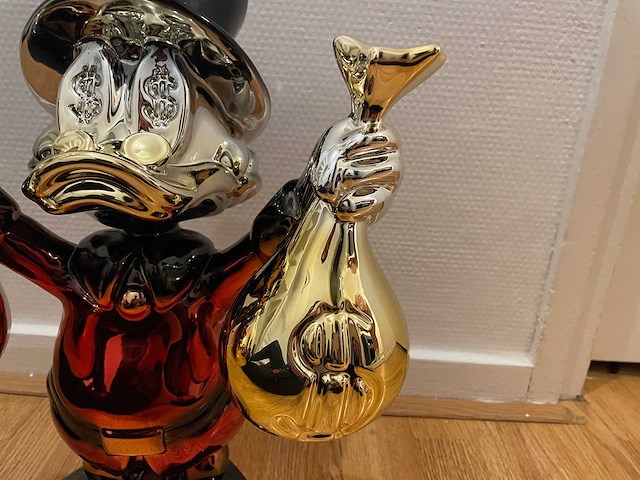 Sculptuur dagobert duck lior24 - afbeelding 5 van  9