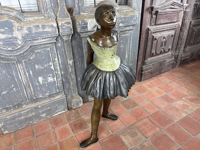 Sculptuur degas brons 1.12 meter hoog - afbeelding 3 van  4