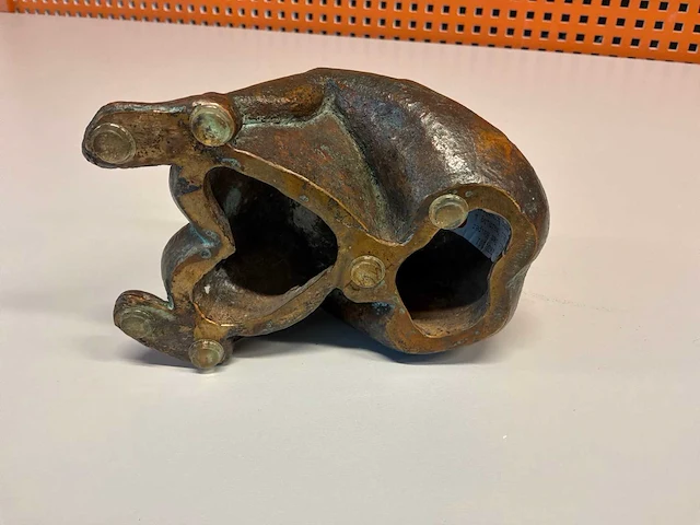 Sculptuur “jan kuiper- omarming i” - afbeelding 6 van  7