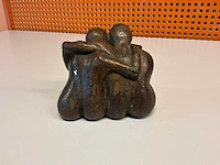 Sculptuur “jan kuiper- omarming ii” - afbeelding 3 van  7