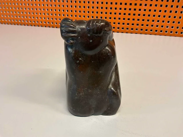Sculptuur “jan kuiper- omarming iii” - afbeelding 4 van  6