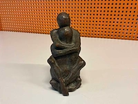 Sculptuur “jan kuiper- omarming” - afbeelding 4 van  5