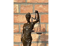 Sculptuur justicia - afbeelding 3 van  3