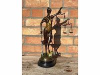 Sculptuur justicia