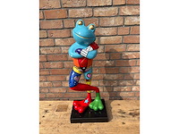 Sculptuur kikker op marmervoet - afbeelding 2 van  2