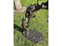 Sculptuur kikkers fontein - afbeelding 4 van  4