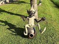 Sculptuur laaf fontein - afbeelding 1 van  3