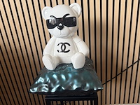 Sculptuur, lior24, chanel beer, wit groen - afbeelding 3 van  7