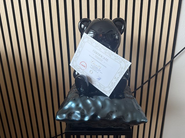 Sculptuur, lior24, chanel beer, zwart - afbeelding 2 van  5